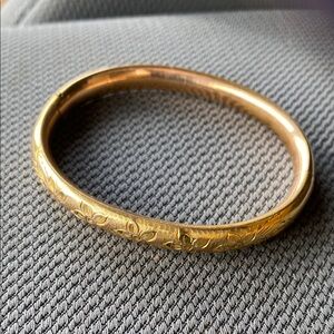 Elegant Gold Bangle Bracelet